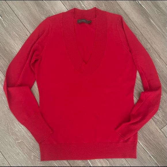 The Limited Merino Sweater - Picture 4 of 8